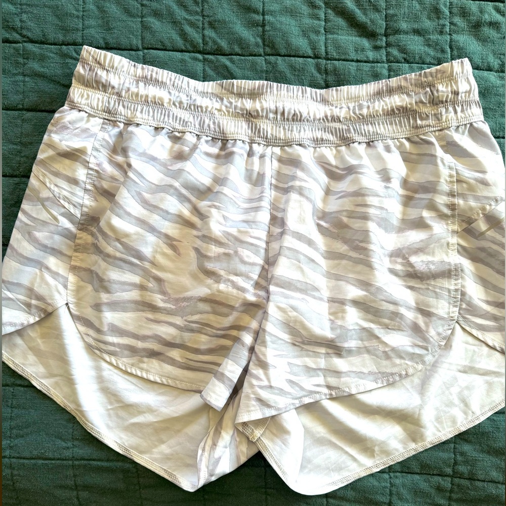 Xhileration Women’s shorts size XL